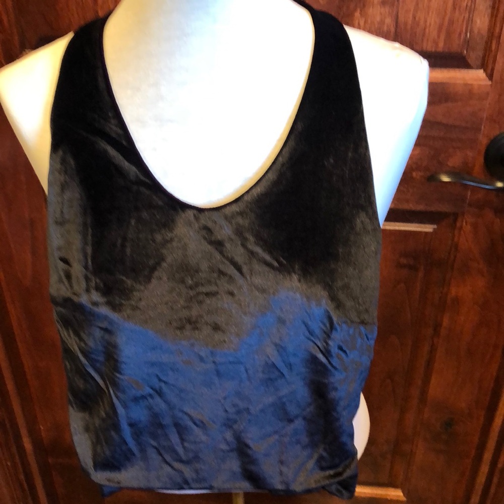 ❤ NWOT Velvet Halter Crop Top❤